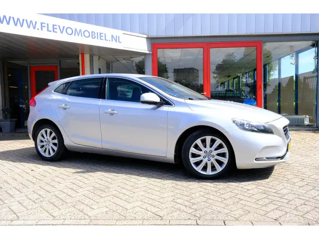 Volvo V40 1.6 T2 Summum Navi|Leder|Clima|LMV 2015 Benzine 4