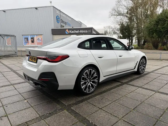 BMW i4 eDrive40 Aut. M-Sport 84kwh 2022 Elektrisch 6