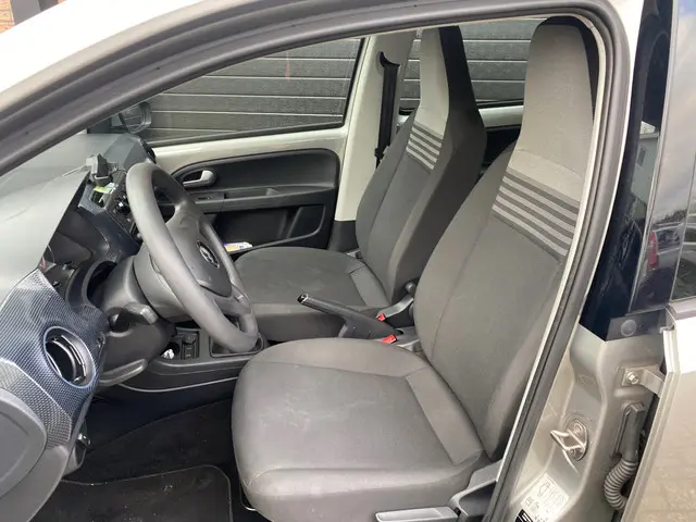 Volkswagen up! 1.0 BMT move up! 2019 Benzine 6