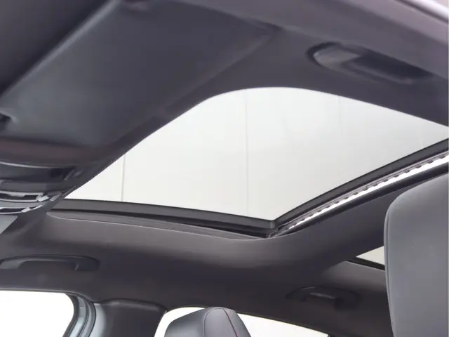 Mercedes-Benz GLA 180 AMG 2019 Benzine 30
