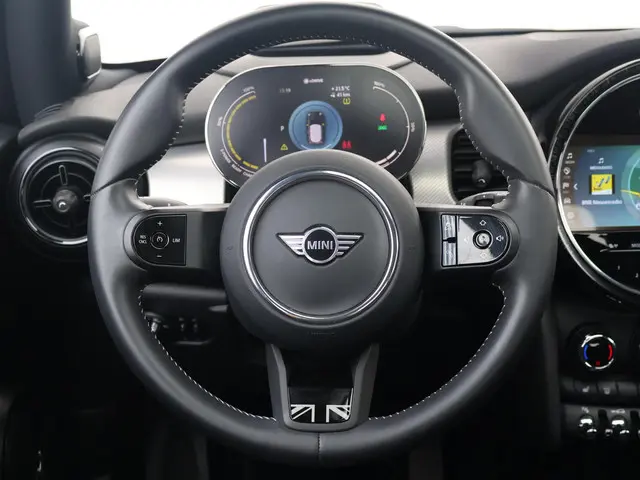 MINI Electric Mini MINI Yours 33 kWh 2023 Elektrisch 13