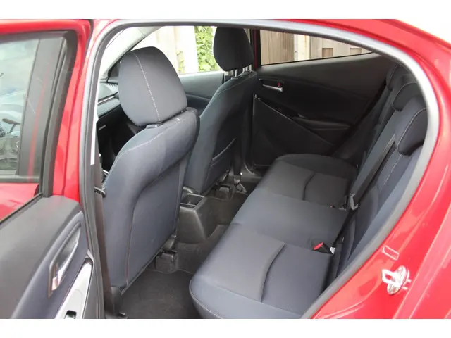 Mazda 2 1.5 Skyact-G Luxury 2021 Benzine 12