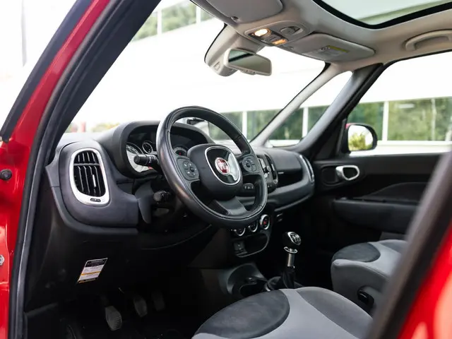 Fiat 500L 0.9 Lounge 105Pk Pano, 48.000km!!!! NAP !! 2015 Benzine 29