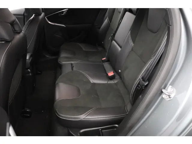Volvo V40 1.5 T3 R-Design 2019 Benzine 10
