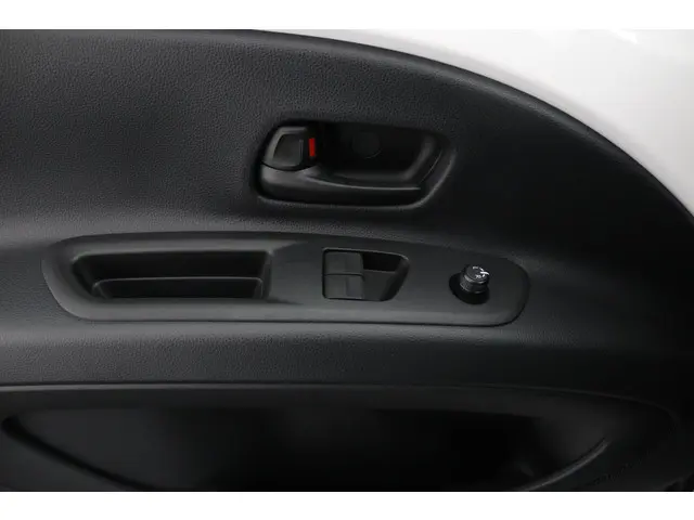 Toyota Aygo X Hybrid 115 play 2025 Hybride Benzine 27