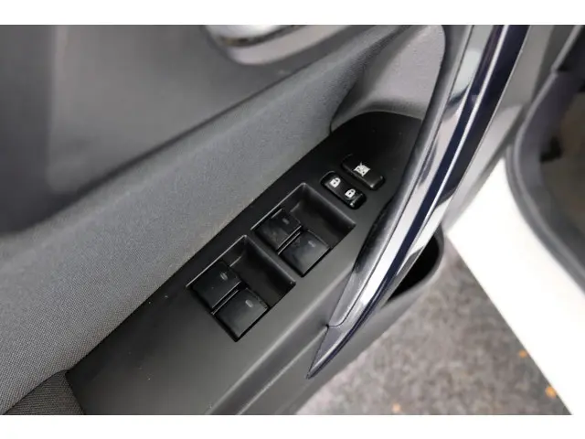 Toyota Auris Touring Sports 1.8 Hybrid 2016 Benzine 26