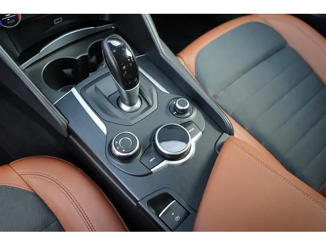 Alfa Romeo Giulia 2.0T Super 2018 Benzine 26