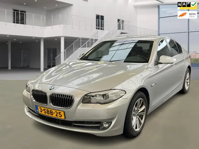 BMW 5 Serie 520i // NL PRIJS 14999 // Nieuwe APK 2013 Benzine