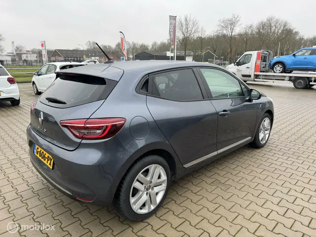 Renault Clio 1.0 TCe Zen 5 deurs navigatie 2019 Benzine 6