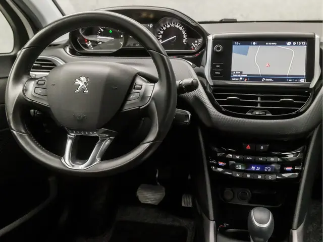Peugeot 2008 1.2 PureTech Sport 2018 Benzine 7