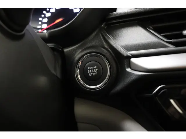 Suzuki Swift 1.2 Style Smart Hybrid 2025 Benzine 27