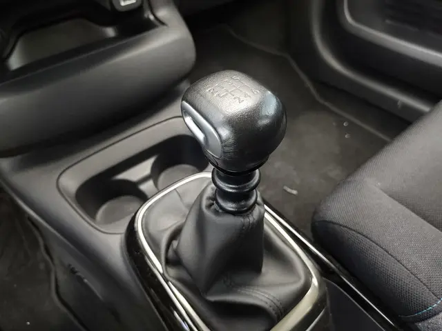 Citroën C4 Cactus 1.2 PureTech Business 2020 Benzine 17