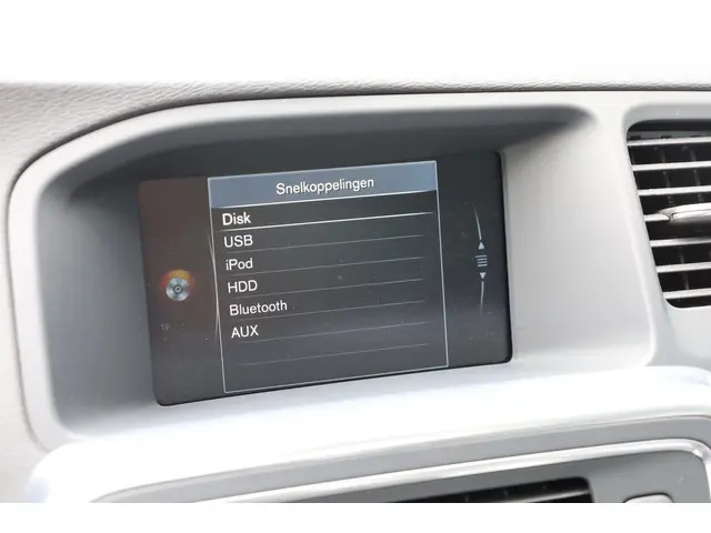 Volvo V60 2.0 T3 Nordic+ 2016 Benzine 24
