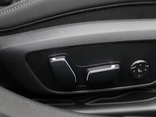 BMW 3 Serie Touring 330e 2026 Hybride Benzine 28