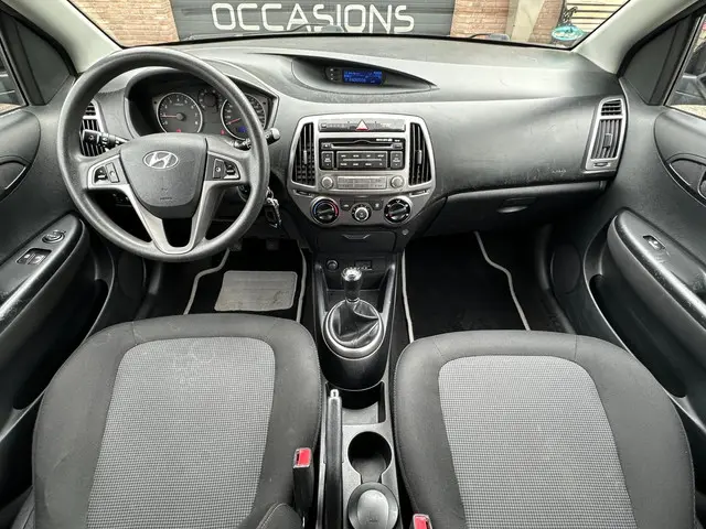 Hyundai i20 1.2i i-Drive. Airco. 5-Deurs. 2012 Benzine 11