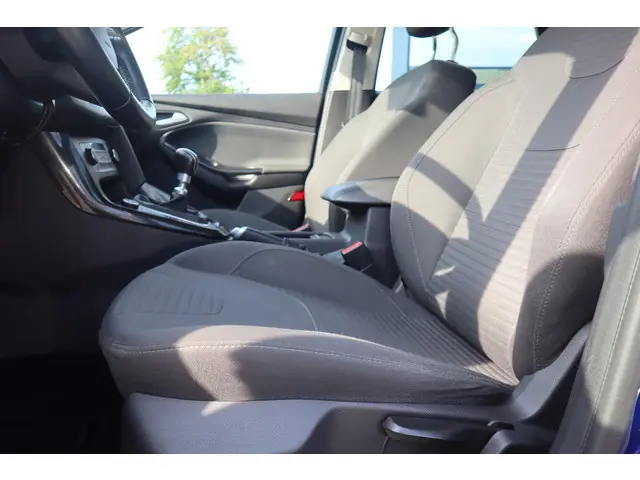 Ford Focus Wagon 1.0 First Edition 2015 Benzine 4