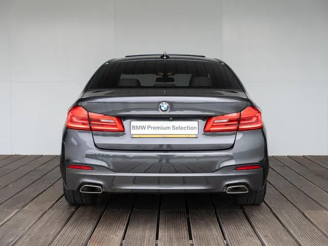 BMW 5 Serie Sedan 520i 2019 Benzine 5