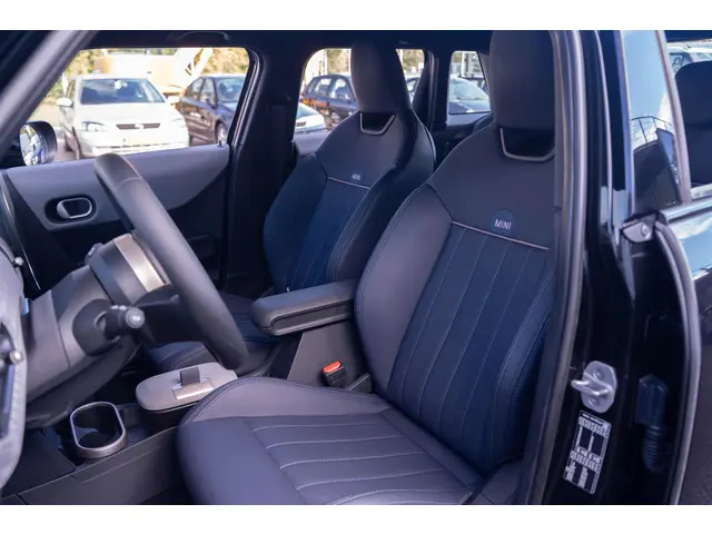 MINI 5-Deurs Mini 1.5 Cooper C Classic XS 2025 Benzine 35