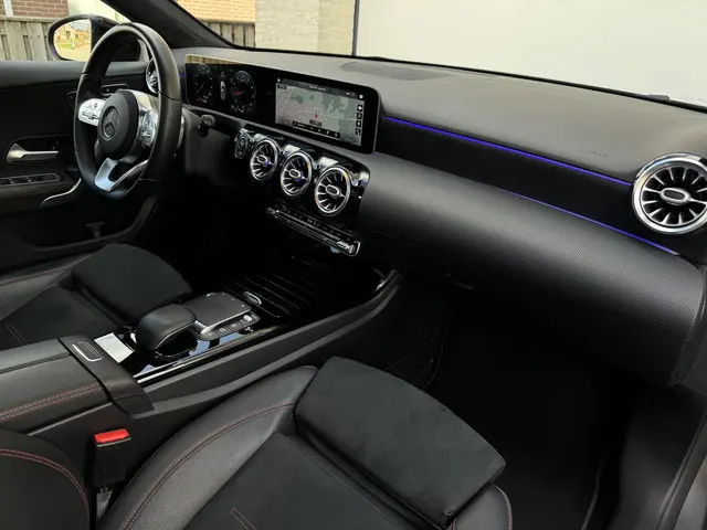 Mercedes-Benz A-Klasse 180 AMG Aut 2020 Benzine 8