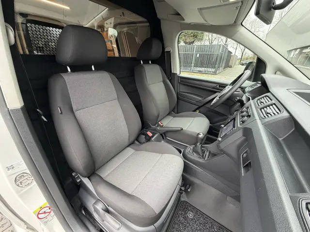 Volkswagen Caddy 2.0 TDI L1H1 BMT Trendline 2018 Diesel 6