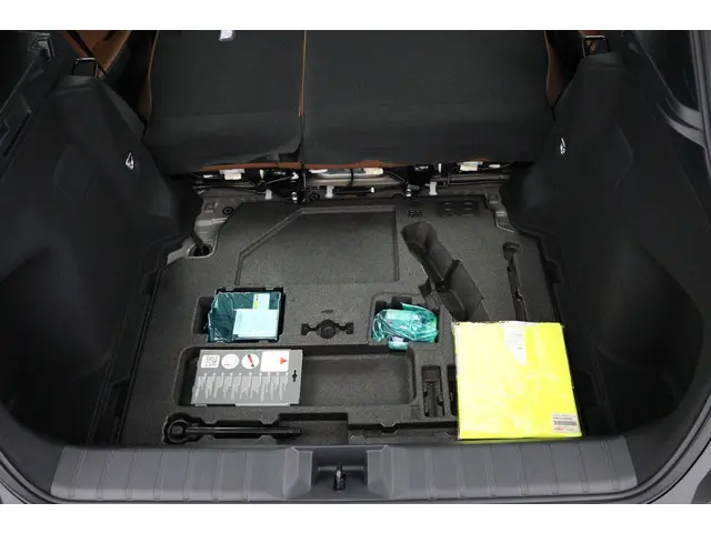 Lexus LBX Relax 2WD 2025 Hybride Benzine 33