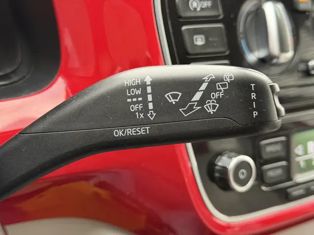 Volkswagen up! 1.0 high up! BlueMotion 2013 Benzine 24