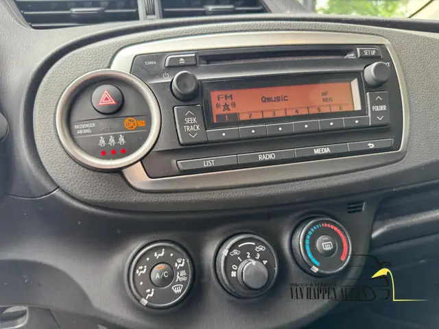 Toyota Yaris 1.3 VVT-i Now 2014 Benzine 14