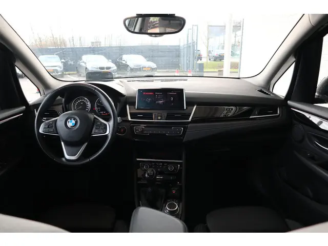 BMW 2 Serie Gran Tourer 216i 2021 Benzine 10