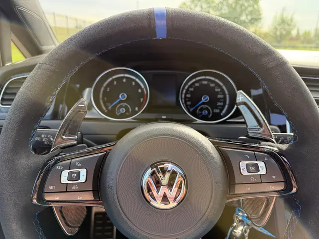 Volkswagen Golf 2.0 TSI R 4Motion 2015 Benzine 16