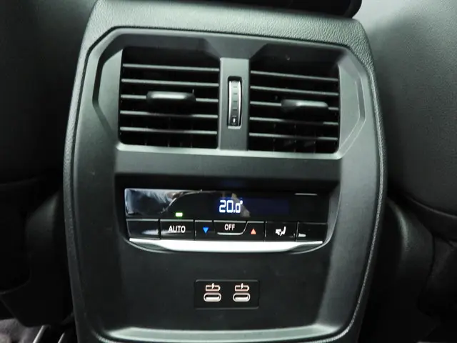 BMW 3 Serie Touring 320i 2024 Benzine 20