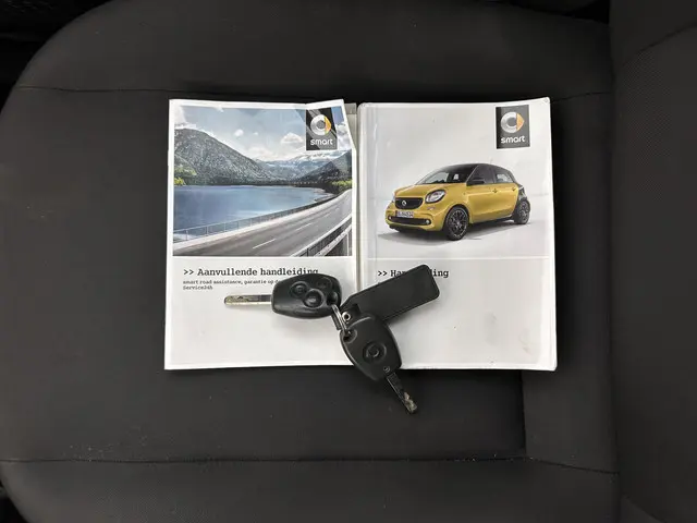 Smart Forfour 1.0 Essential Edition 2015 Benzine 23