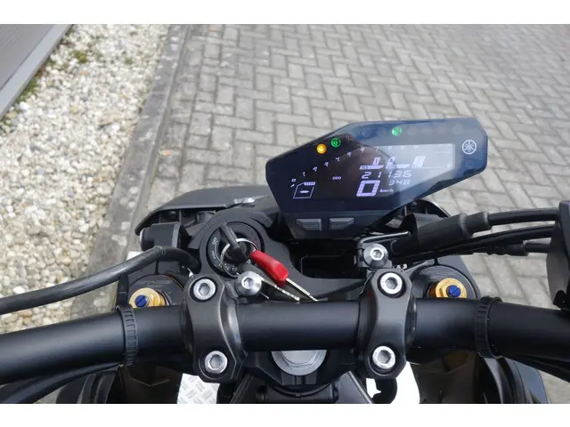 Yamaha MT 09 SP 2017 Benzine 35
