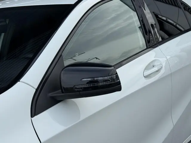 Mercedes-Benz A-Klasse 180 AMG 2013 Benzine 24