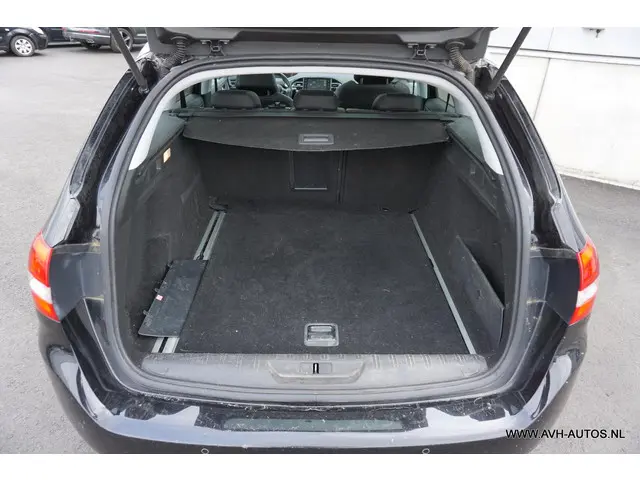 Peugeot 308 SW 1.2 e-THP Première 2014 Benzine 8