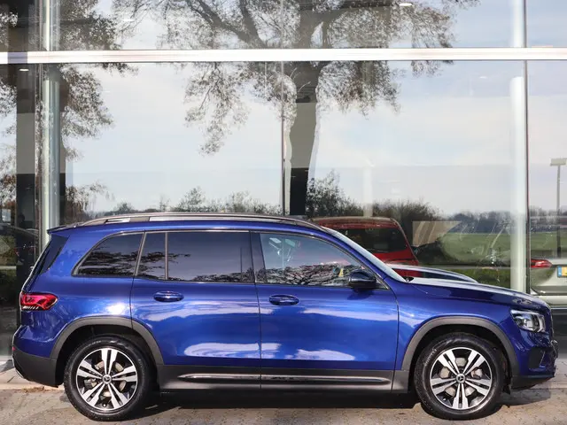 Mercedes-Benz GLB 180 Luxury Line 2023 Benzine 5