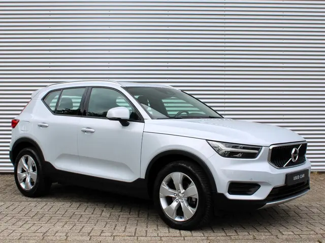 Volvo XC40 3
