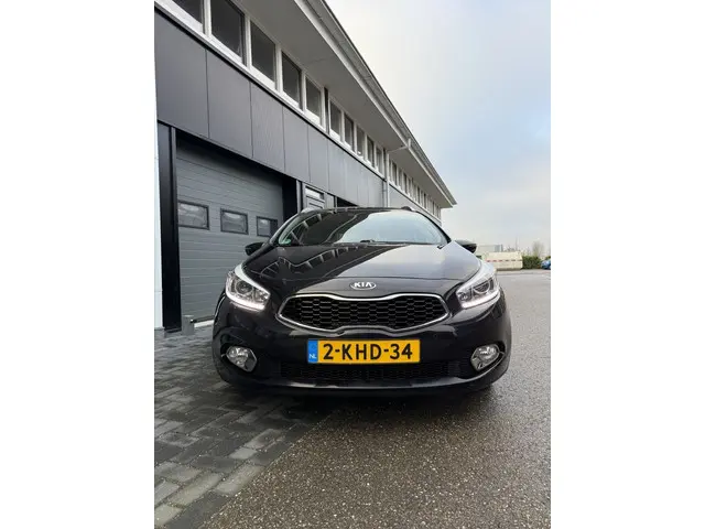 Kia cee'd Sportswagon 1.6 GDI Super Pack 2013 Benzine 2