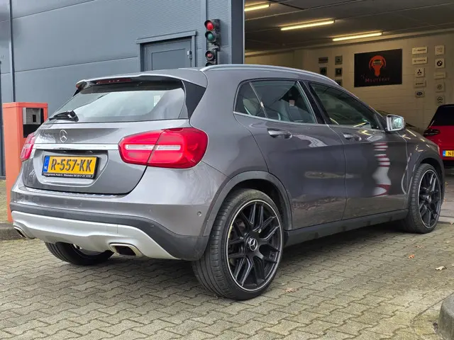 Mercedes-Benz GLA 180 Prestige 2015 Benzine 7