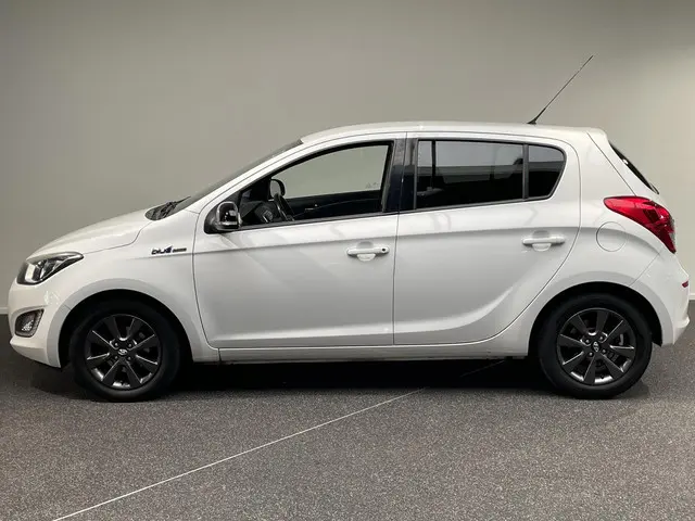 Hyundai i20 1.2i Go! 2015 Benzine 22