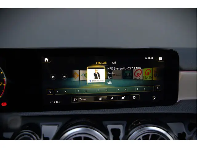 Mercedes-Benz A-Klasse AMG 35 4MATIC 2022 Benzine 53