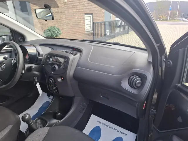 Toyota Aygo 1.0 VVT-i x-fun 2019 Benzine 8