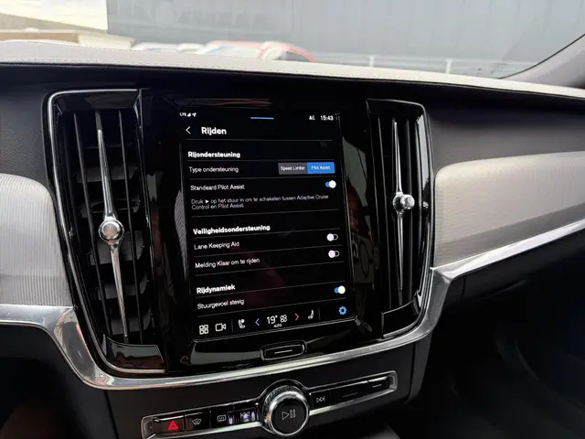 Volvo V90 B4 D Plus Dark 2023 Diesel 26