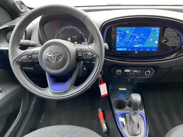 Toyota Aygo X 1.0 VVT-i S-CVT Envy cab. aut. 2022 Benzine 12