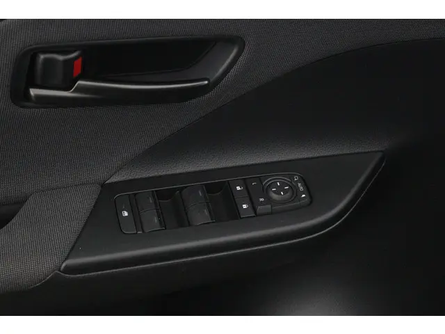 Toyota C-HR 1.8 Hybrid 140 Dynamic 2024 Hybride Benzine 27
