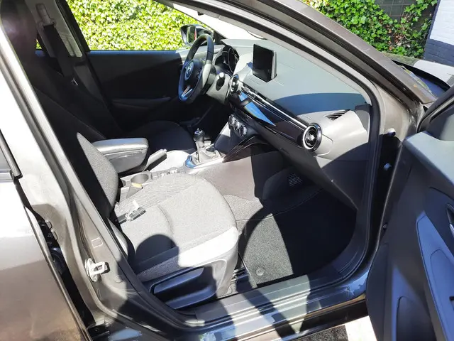 Mazda 2 1.5 e-SkyActiv-G 90 Exclusive-Line 2023 Benzine 15