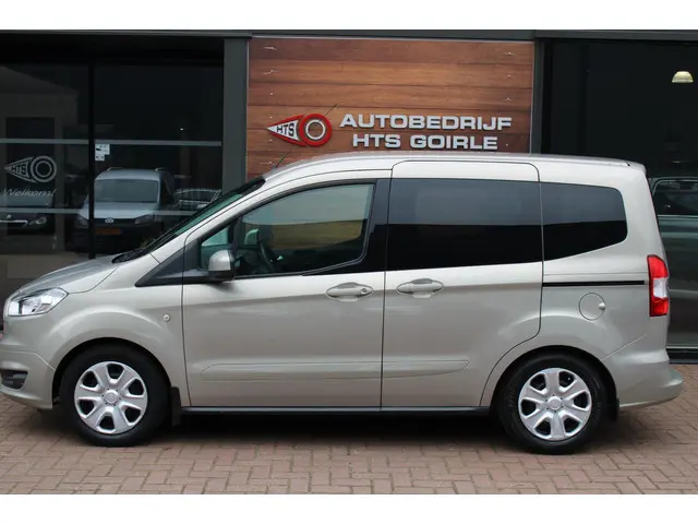 Ford Tourneo Courier 1.0 Titanium 2015 Benzine 2