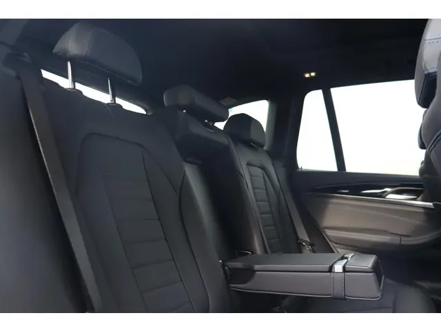 BMW iX3 High Executive Edition 80 kWh 2025 Elektrisch 13