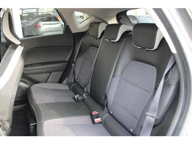 Renault Captur 1.0 TCe 90 techno 2023 Benzine 6