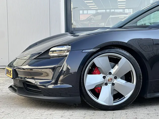 Porsche Taycan 4S Performance 84 kWh 2020 Elektrisch 18
