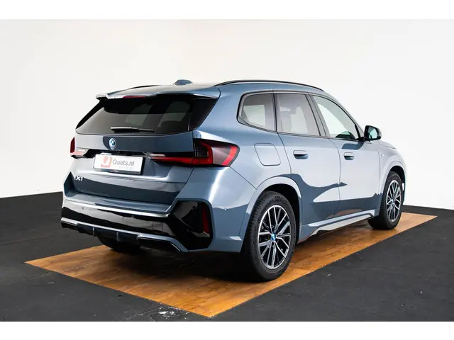 BMW iX1 xDrive30 Launch Edition 67 kWh 2023 Elektrisch 2